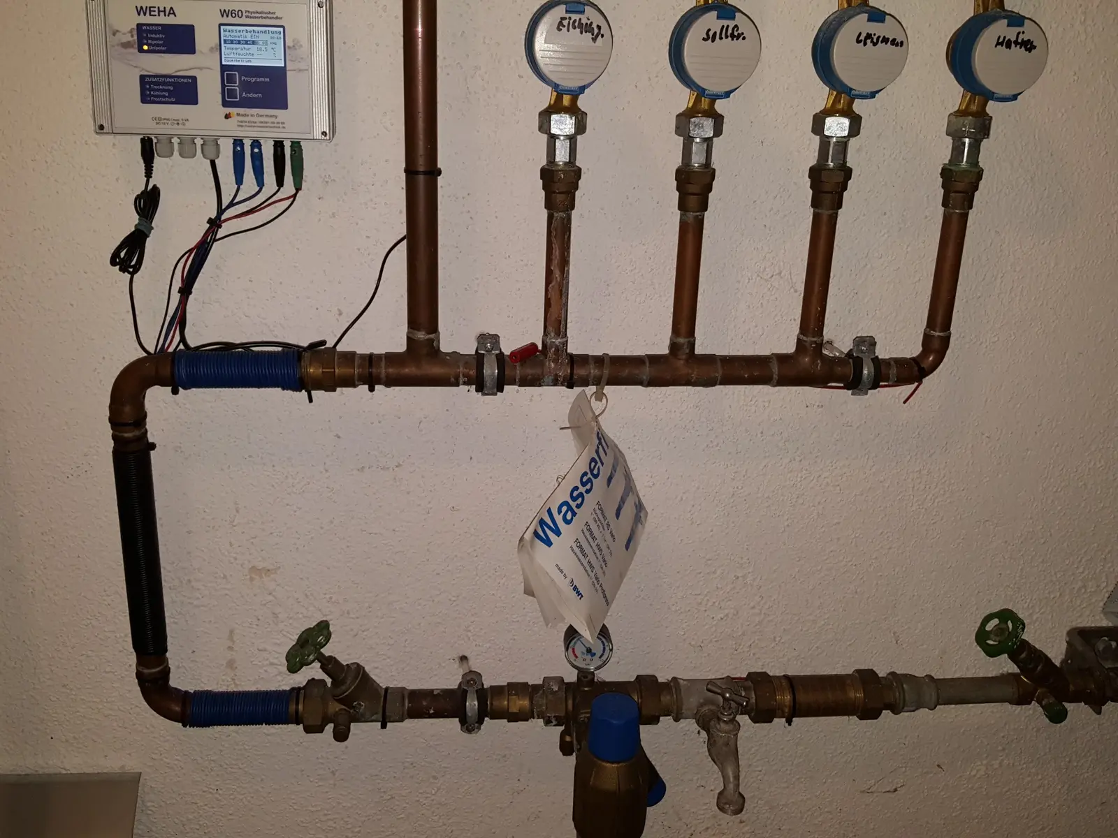 W60 an einer Hauswasserverteilung